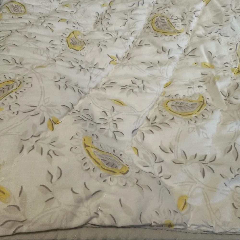 Pottery Barn Kids Lara Paisley Gray Yellow Reversible Toddler Baby Crib Quilt